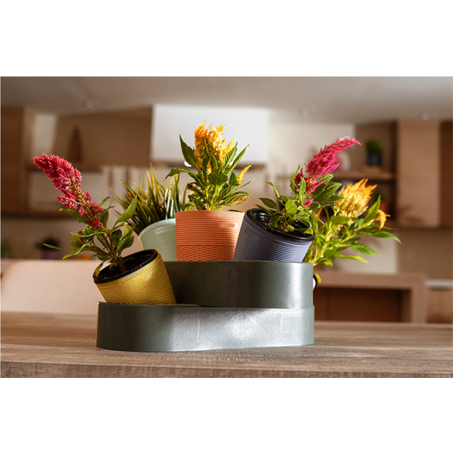 Factory Wholesale Small Jute Plant Pot Self Watering Plastic Wall Hanging Flower Pot for Outdoor Home Garden Decor