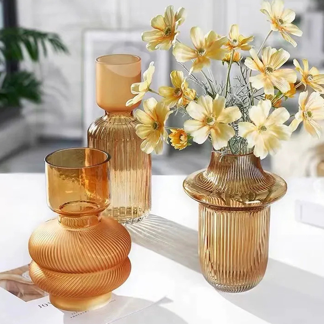 New Minimalist Glass Vase with Floral Arrangements
