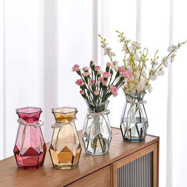 Gradient-colored rhombic glass vase