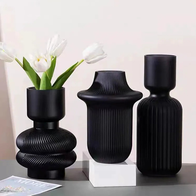 New Minimalist Glass Vase with Floral Arrangements