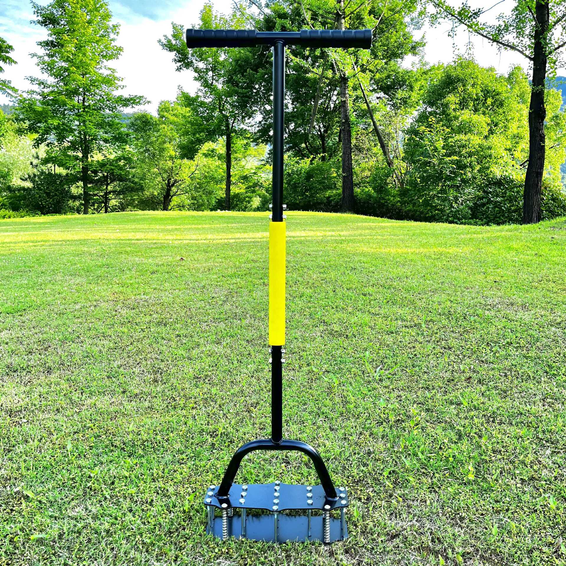 Manual Lawn Aerator (2)